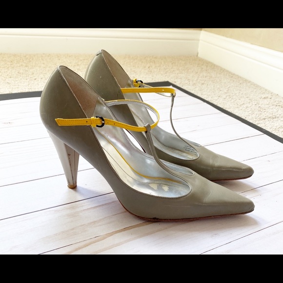 Kenneth Cole Heels (7.5) - Picture 2 of 4